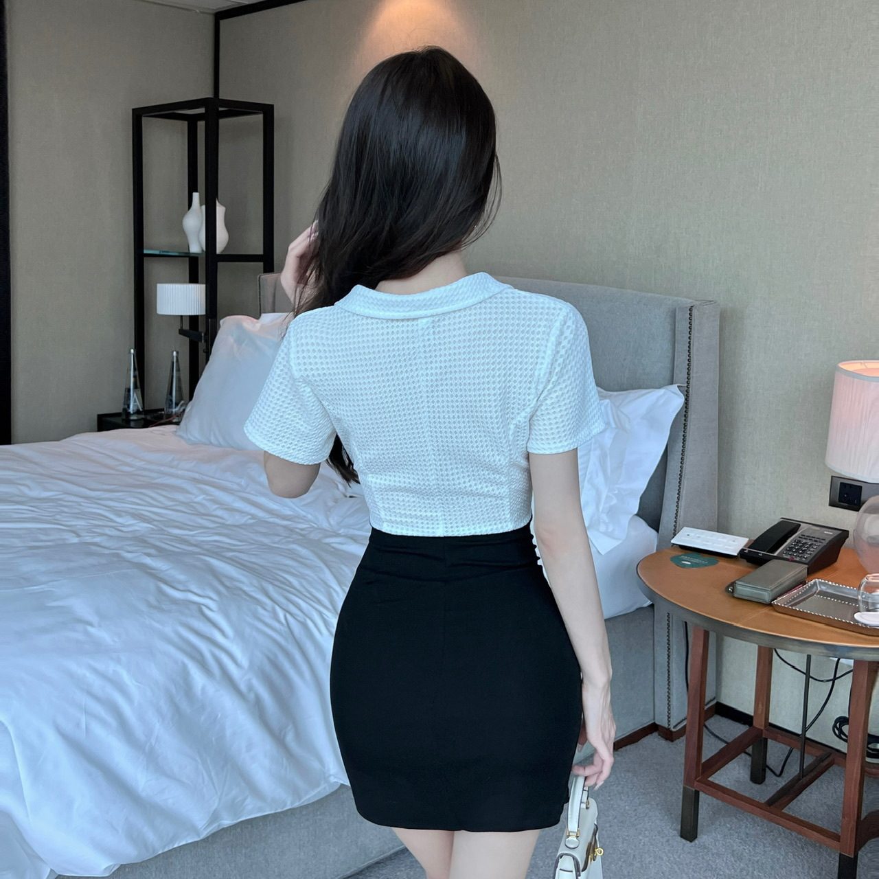 あざとセクシー 襟付きフロントツイスト バイカラーミニドレス