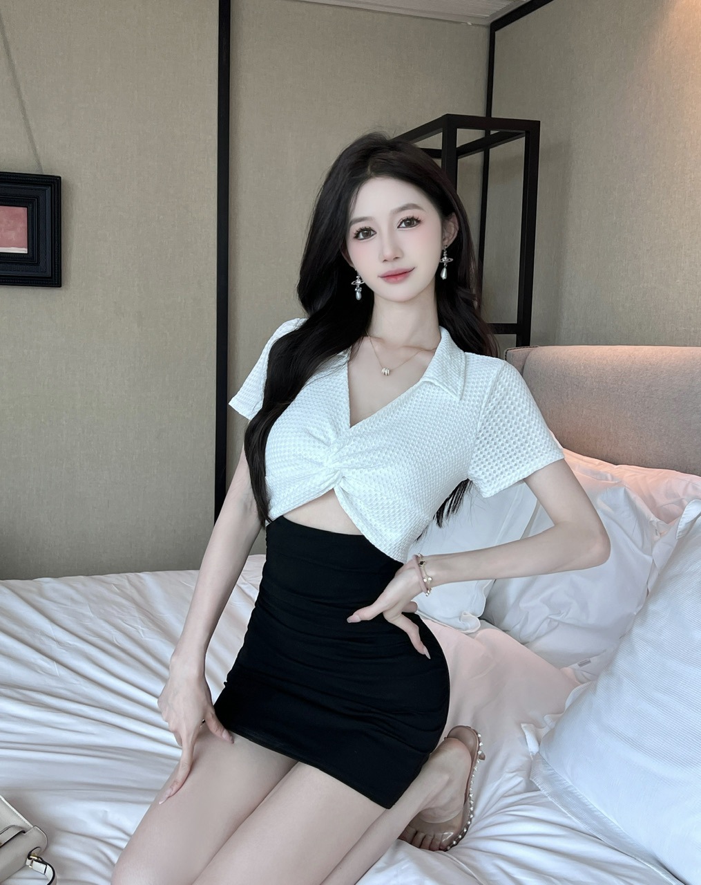 あざとセクシー 襟付きフロントツイスト バイカラーミニドレス