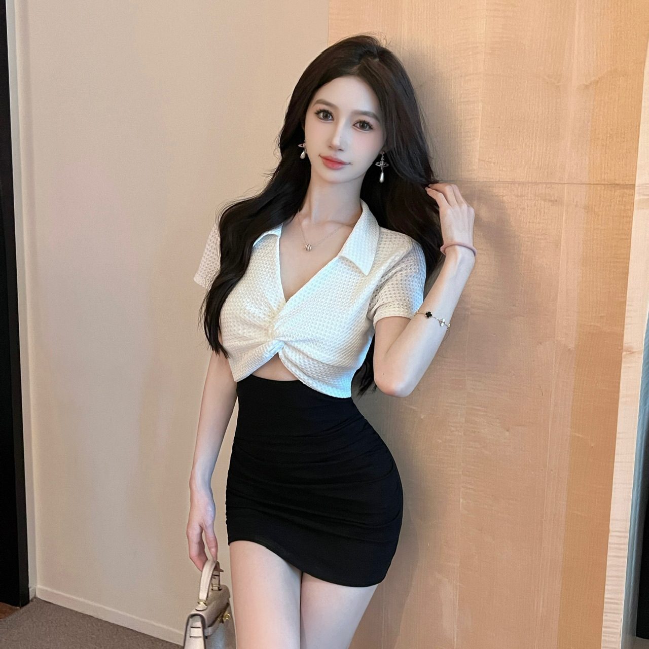 あざとセクシー 襟付きフロントツイスト バイカラーミニドレス